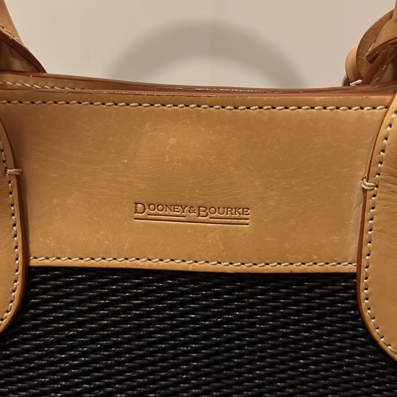 Dooney & Bourke Shoulder Bag/ Large Tote Bag Tan Leather and Black Mash - Picture 9 of 17